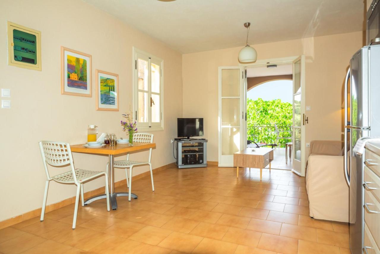 Leeward @ Fiscardo Waterfront Apartment *